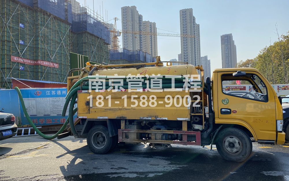 265社区建筑工地抽粪