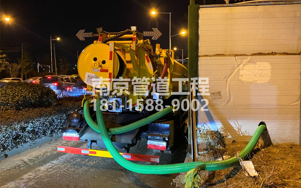 社区临时工地抽粪