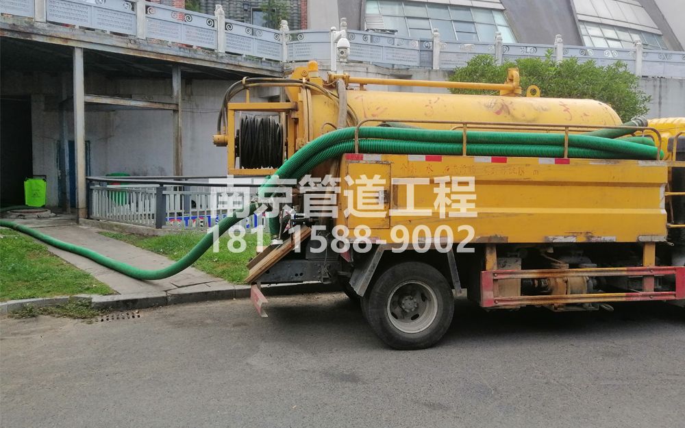 277社区商场隔油池吸污