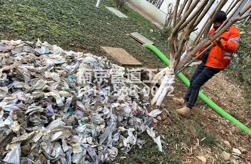 社区化粪池垃圾清理